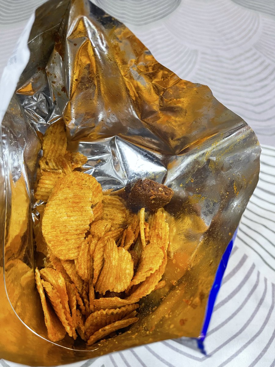 mayankgoel02's tweet photo. @PepsiCo @pepsi @LAYS i found hairball in spice mix which looks like a nugget in the packet of magix masala i just bought from @letsblinkit
I feel like throwing up. Please just look at the pictures https://t.co/LTub3PqdpD