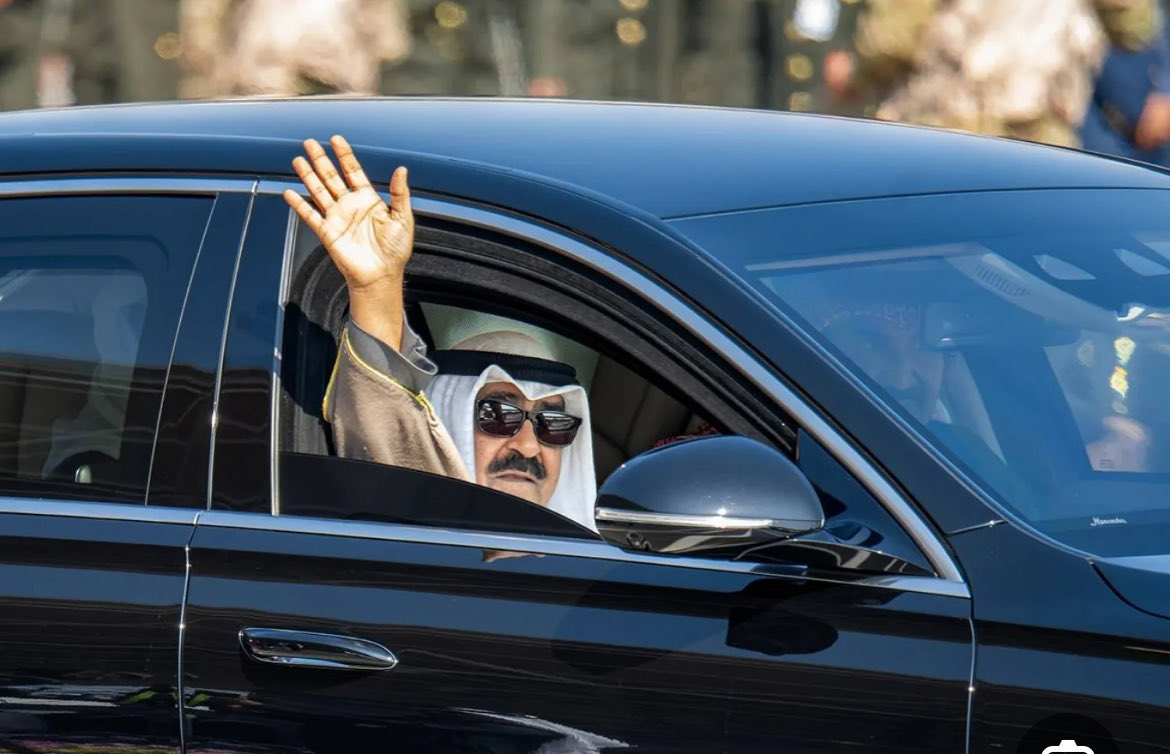 أن الله ليزع بالسلطان مالا يزع بالقرأن ..

 #الشيخ_مشعل_الأحمد_الجابر_الصباح..