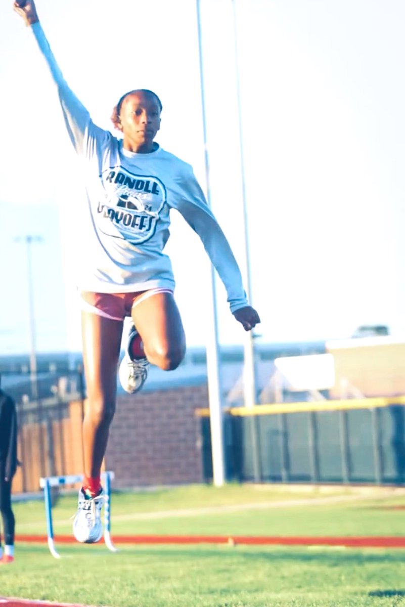 EgyptsDad's tweet image. The only place is up from here!!!!! #PitPrincess #Growth #trackandfield #jumper #classof27 #grind