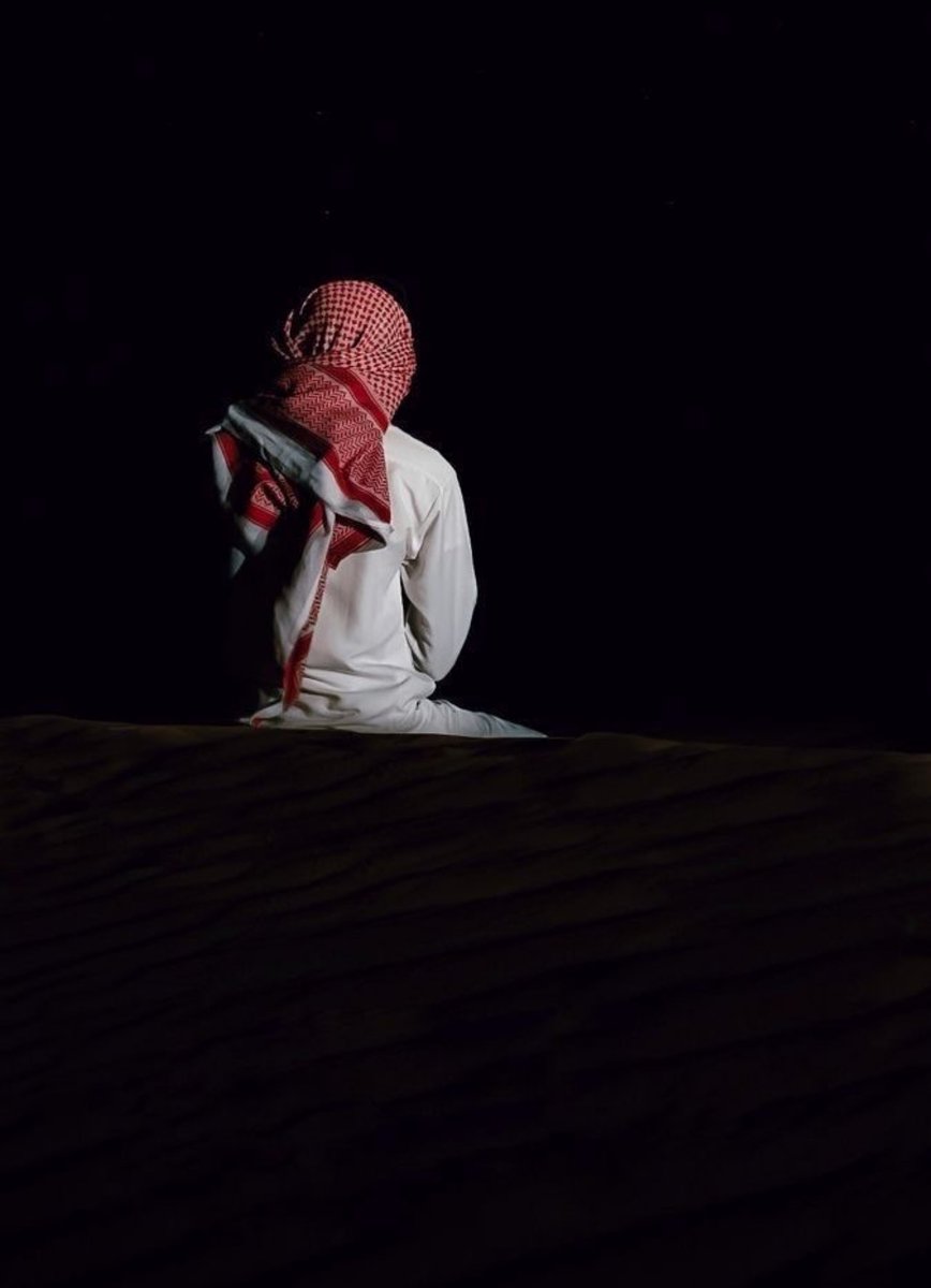 جديد :

رغم كثر القصيد وكثرة الشعّار 
اظن الوقت مهما طال ينصفني

تهادي ياعيون اللي زمانه دار
عن اللي لانهيته راح خالفني

نسيت اللي عطيته حشمه ومقدار
لو اني قد عطيته لين كلّفني !

اخاف اللي بقى وامجّد الايثار 
وغير الوقت هذا وش يخوّفني

مع اني ماقنعت بكثرة الاعذار
  ولا منها عذر