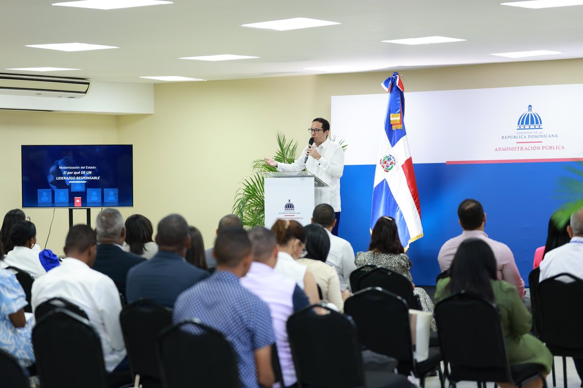 Hoy en el <a href="/MapRDo/">MAPRDO</a> celebramos el cierre del Curso Especializado en Administración Pública, donde más de 50 periodistas y comunicadores completaron seis semanas de formación continua.

Durante mi participación, abordé el tema “La Administración Pública y la nueva visión del