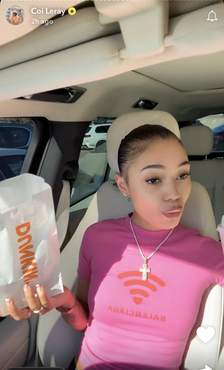 freshfacett's tweet photo. @coi_leray   She’s back to skinny #coileray 📸👀.   That baby weight coi was 🔥🔥🔥 10 out of 10 !!        

This what it looks like when you have a baby not out of love and happiness!   Not the stress bout to kick in because #TrippieRedd is not ready to be a dad every day ! https://t.co/nWbW1SKWEt