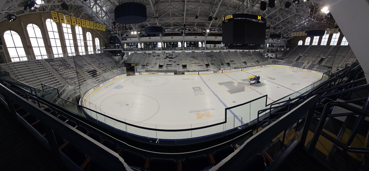 Game 2 at Michigan. Road blues for tonight. 7PM puck drop.
#BobbyMo