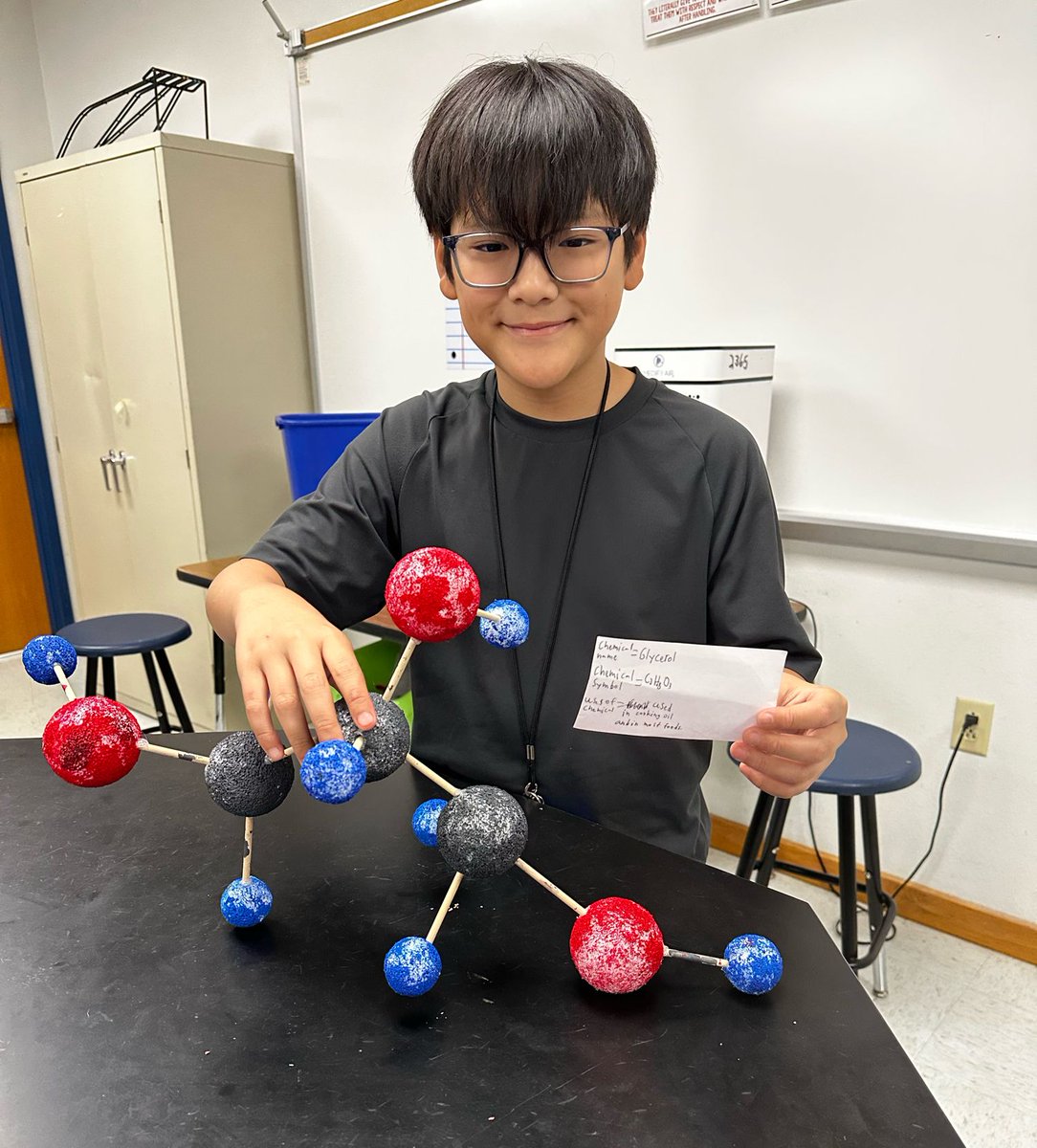 CreekValleyMS's tweet photo. Dr. Gellerโs 7th grade Honors Science students were showing off and sharing about their โHomemade Moleculeโ projects! Great job everyone!!! #prideinside https://t.co/4exrGMfNuh