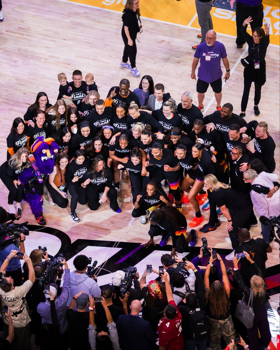 KitLaksa's tweet image. thank you for the love, Phoenix! 💜