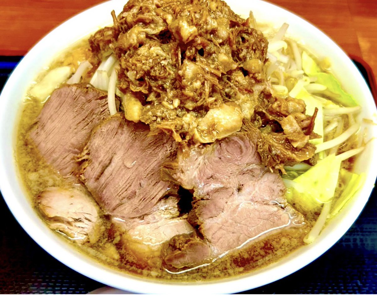 10月18日(土)

おはようございます

朝晩は冷え込みますが、昼はまだ日差しが強いですね。

季節の変わり目、体調を崩さぬようお気をつけください。

鈴木ラーメン店、本日も【10:30〜14:30】にて営業しております。

一杯一杯、心を込めてご用意いたします。