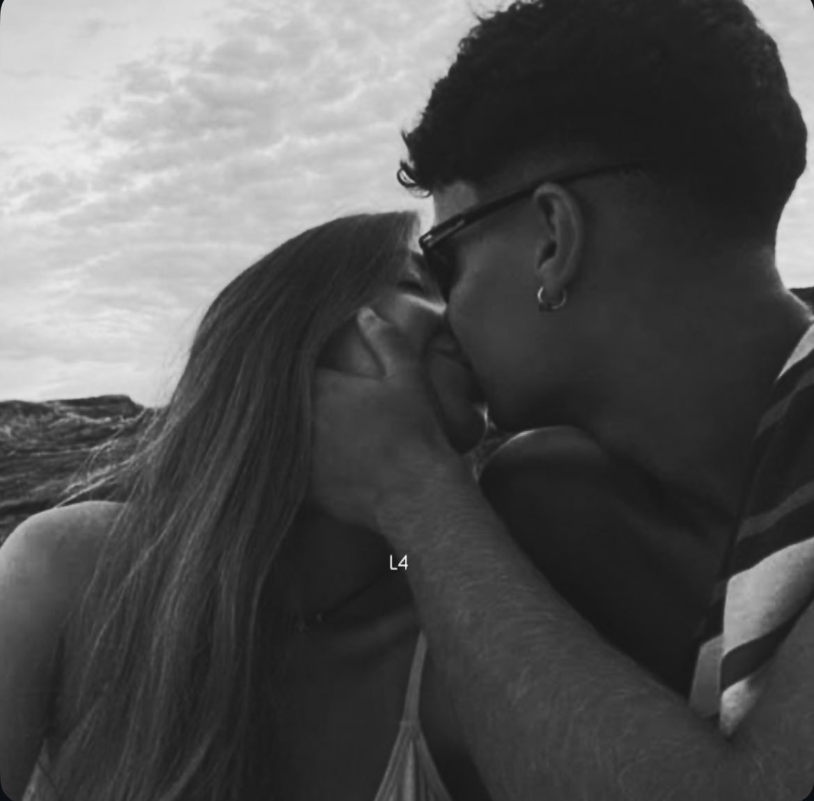 t7xcv's tweet image. Esse último mês ao seu lado foi um dos melhores do meu ano.
Eu só queria te lembrar o quanto eu te amo, o quanto sou grata por ter você na minha vida e o quanto quero continuar vivendo tudo isso ao seu lado. +