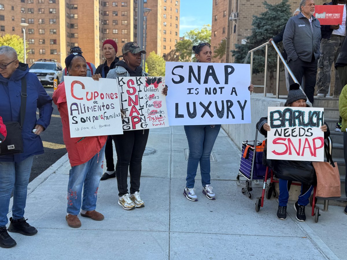 Beginning Nov 1, Trump announced he will cut off food assistance for 3m New Yorkers.  

He’s starving our communities all to punish Democrats for protecting affordable health care.  

I joined my colleagues from across NYC to condemn this unacceptable assault on our working