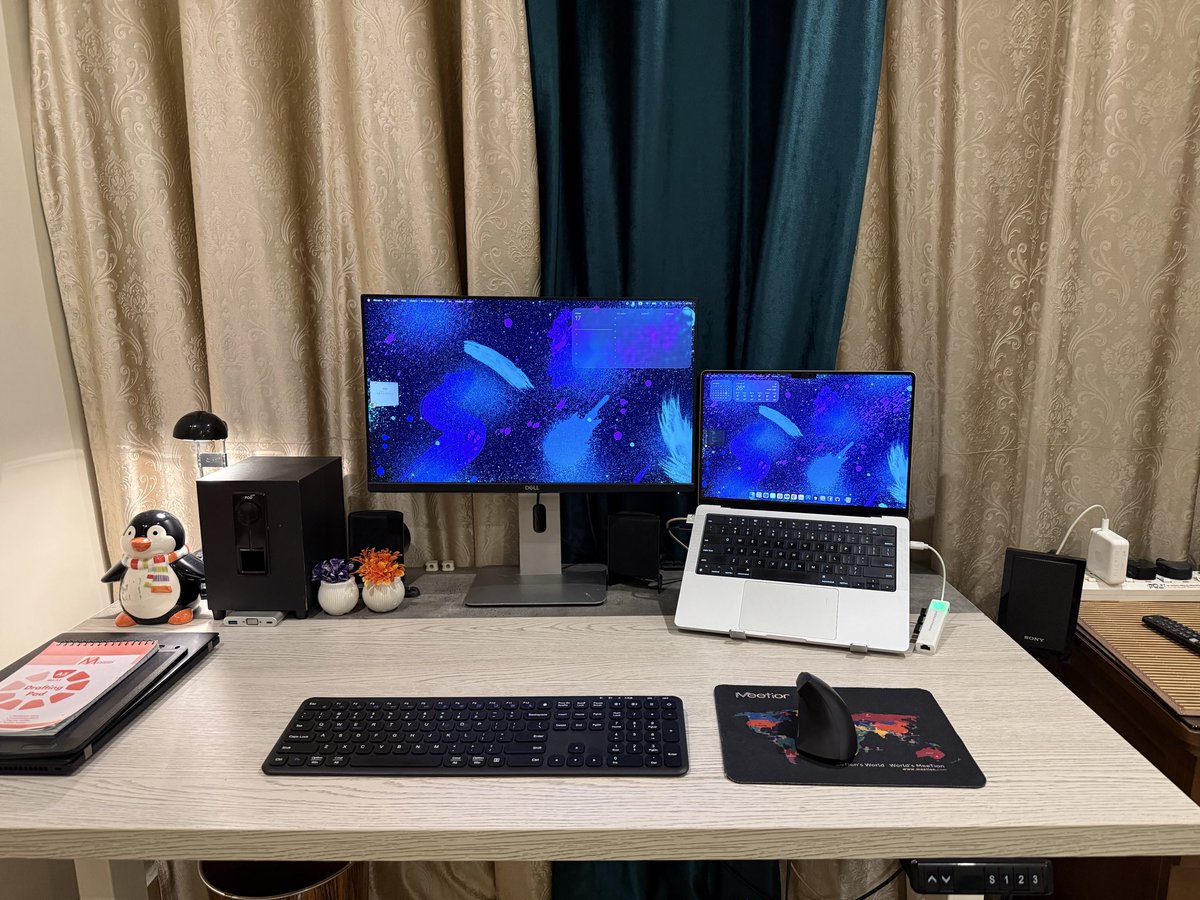 createbyte_'s tweet photo. Just dropped my desk setup video 

Whats my Desk Setup as a Backend Software Engineer 🤔 || Open Source Project Announcement
https://t.co/YkPGFvWUwi

#SoftwareEngineering #desksetup https://t.co/sYkH56eF6K