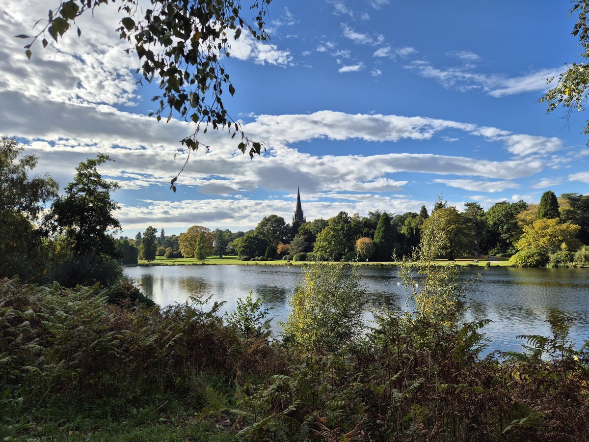 Stunning sunny autumn day at Clumber Park