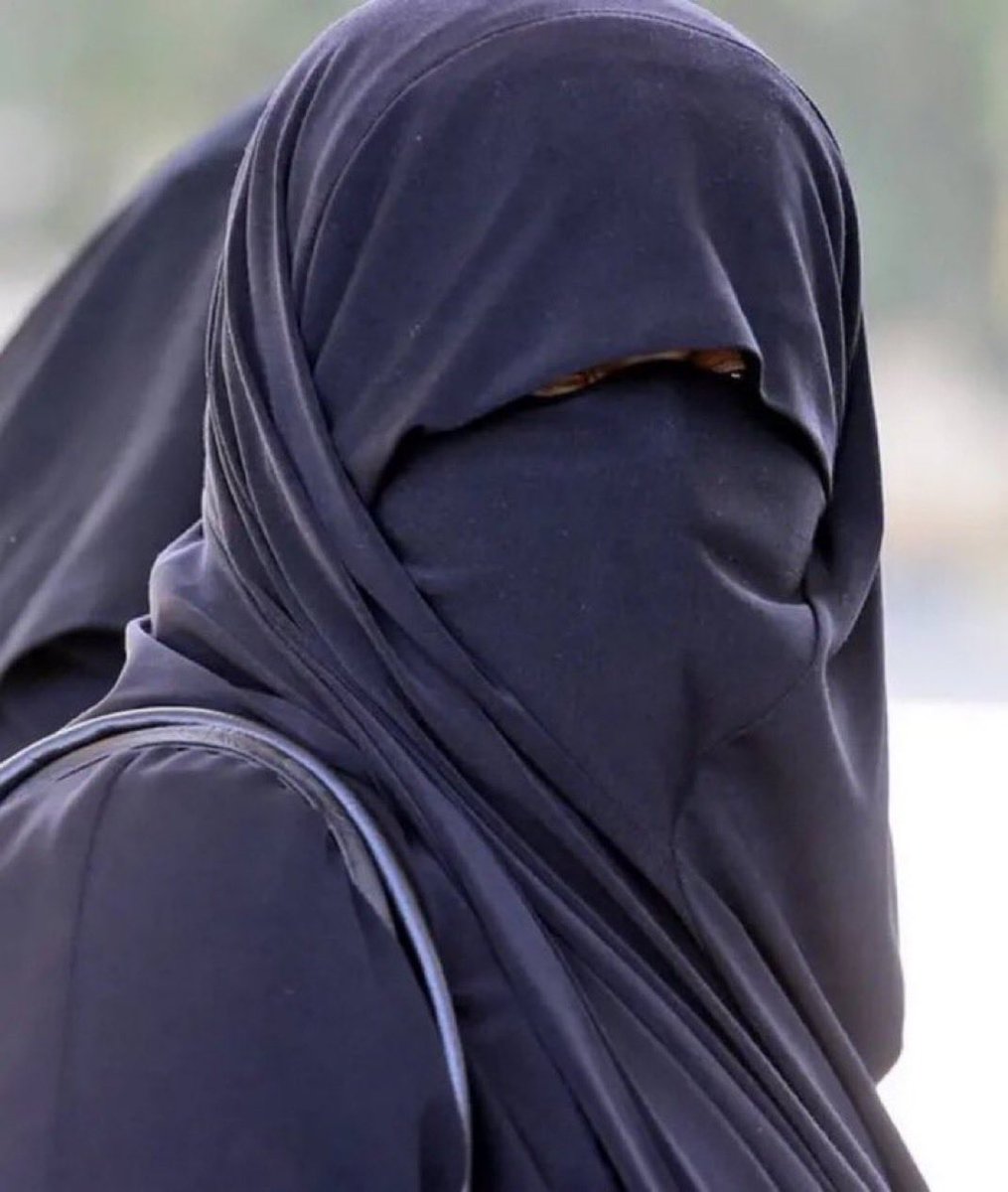 realMaalouf's tweet image. BREAKING: Portugal bans burqas and niqabs in public places, with fines up to 4,000 euros.
Muslim men who force their wives or female relatives to wear one will also face 3 years in prison.
Burqas were described as a ‘symbol of women’s oppression and a threat to public safety.’