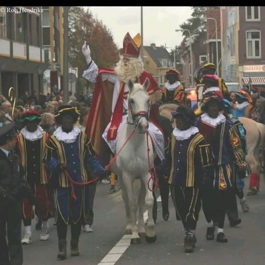 Sinterklaas en Zwarte Piet mogen toch nooit verdwijnen uit Nederland. 
#verkiezingen2025