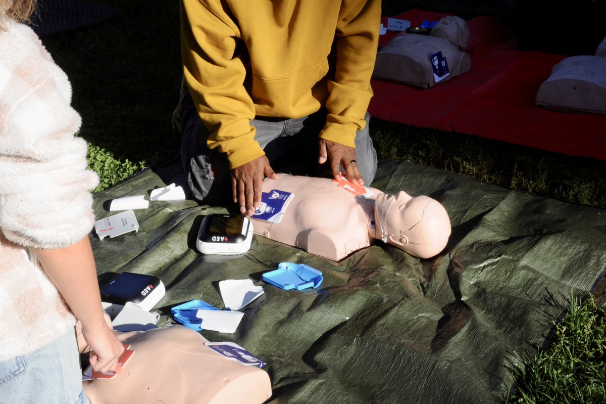 AviveSolutions's tweet image. Yesterday, in partnership with Capital City CPR, we delivered 12 continuous hours of free CPR and AED training, reaching nearly 300 participants. Avive provided 25 AEDs, ensuring that every participant had hands-on experience with real devices during training.