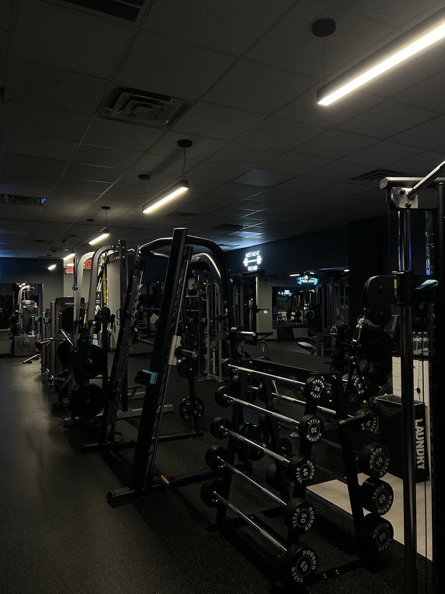 infinitilog's tweet image. Gym is all about defeating thresholds. 
All about delayed gratification. 
Discipline.
Hard work. Lifting heavy weights. 
You can’t buy the body I’ve built ever. 
The highest form of respect to yourself. 
Your physique is the reflection of your standards. 
It’s all about the reps.