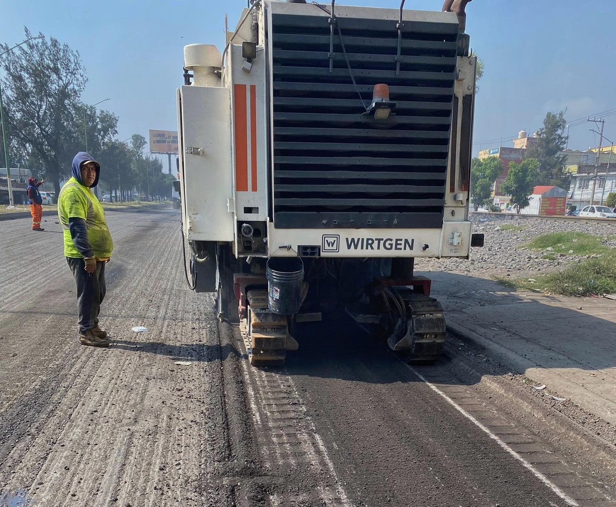GobNeza's tweet photo. Continúan los trabajos de repavimentación en la Av. Central y esto, ya es una realidad gracias al #PlanIntegralDelOriente. Muy pronto, esta avenida permitirá un tránsito más seguro y fluido para todas y todos.
#PorAmorANeza❤️ https://t.co/coGWihbkNz