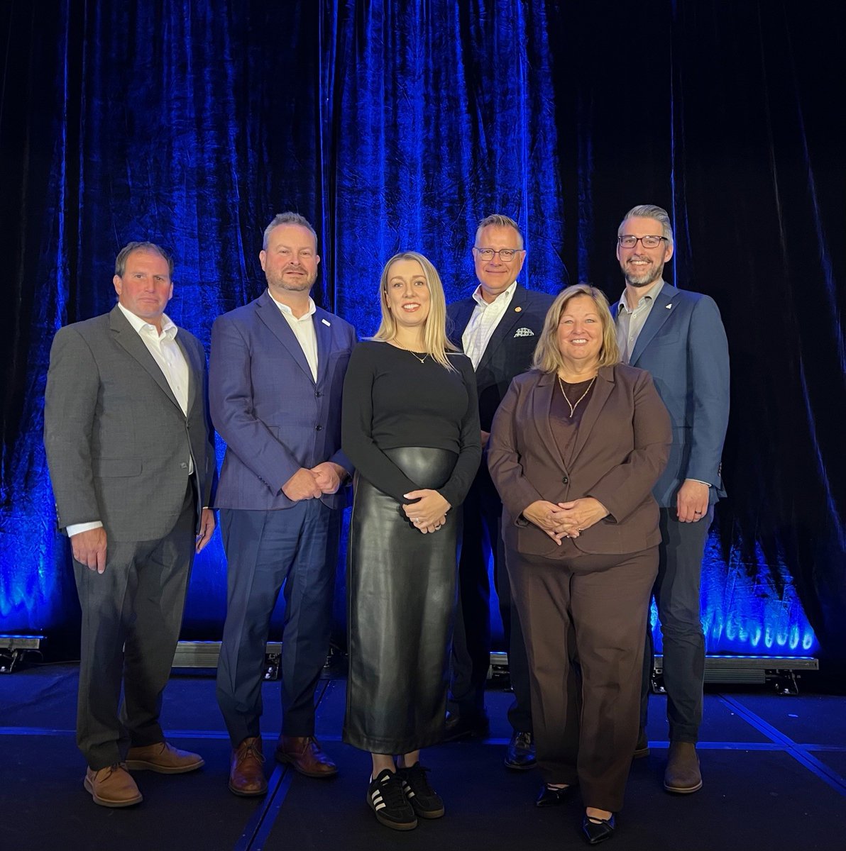 wowcinc's tweet image. Engaging discussions at #WOMC2025 during today’s fireside chat with Western Region Ministers and MPPs. Their participation highlights the strong partnership between all levels of government as we work together to strengthen communities across Western #Ontario.

#ONpoli #ONMuni