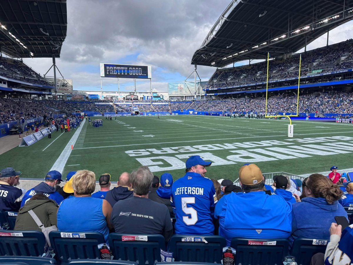 weesstt's tweet photo. 2 Tickets + Parking available for the sold out bombers game against the Roughriders tonight. $100 all in. 

Let me know if you’re interested https://t.co/nCElAKUEEb