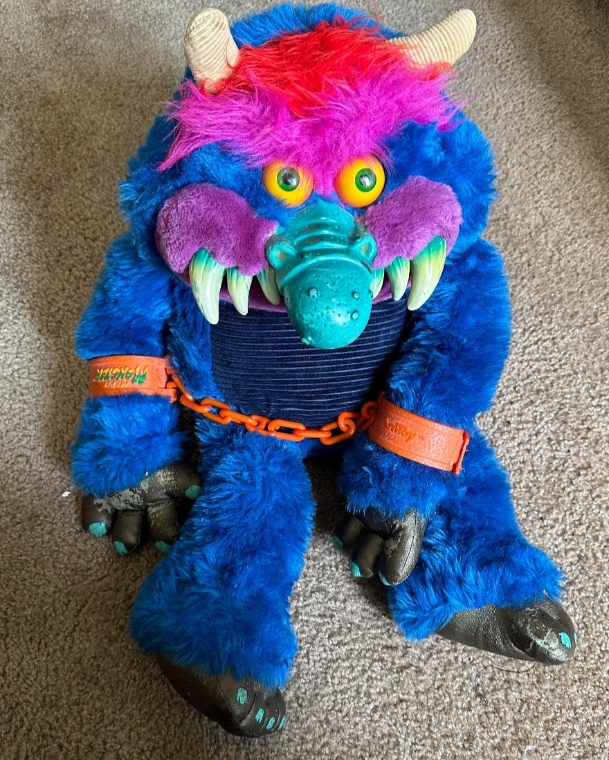 landofthe80s's tweet photo. Who had this toy growing up? https://t.co/tAWH0yV4tE