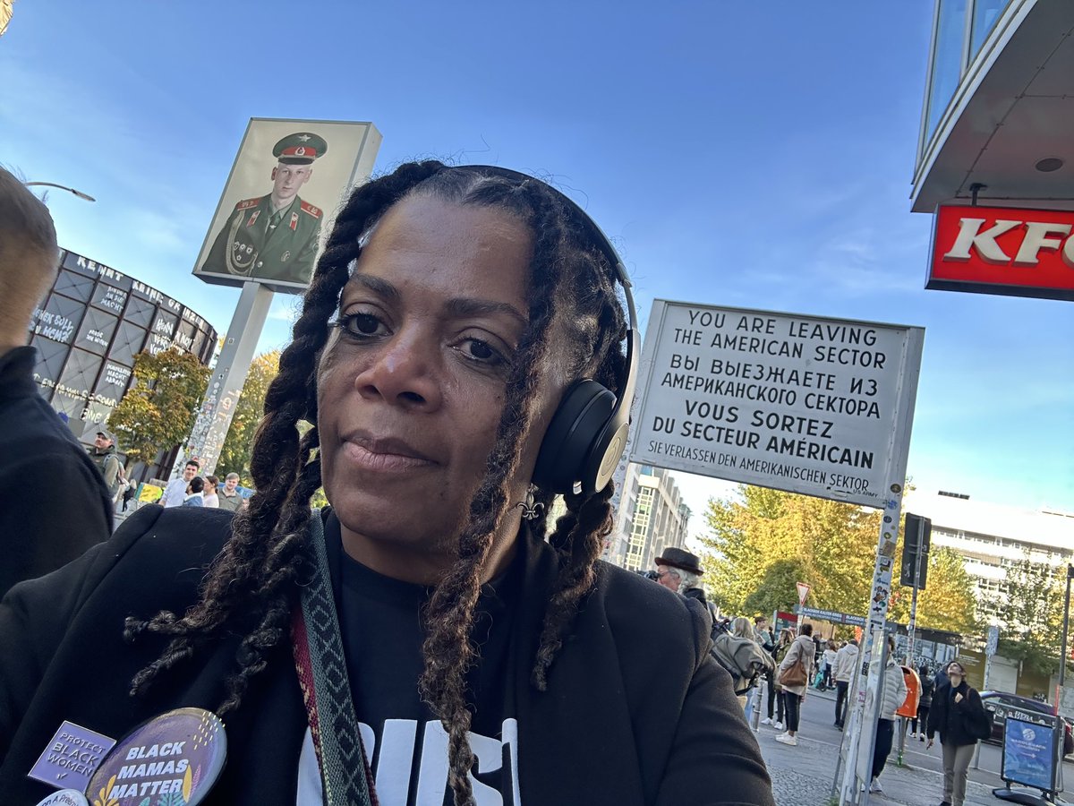 Joia Crear Perry tweet media