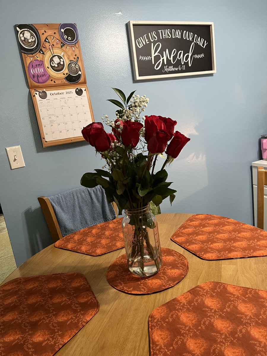 GrammaSuzy (@javaluvingrams) on Twitter photo Beautiful roses from my husband!  What a lovely surprise. Beautiful roses from my husband!  What a lovely surprise.