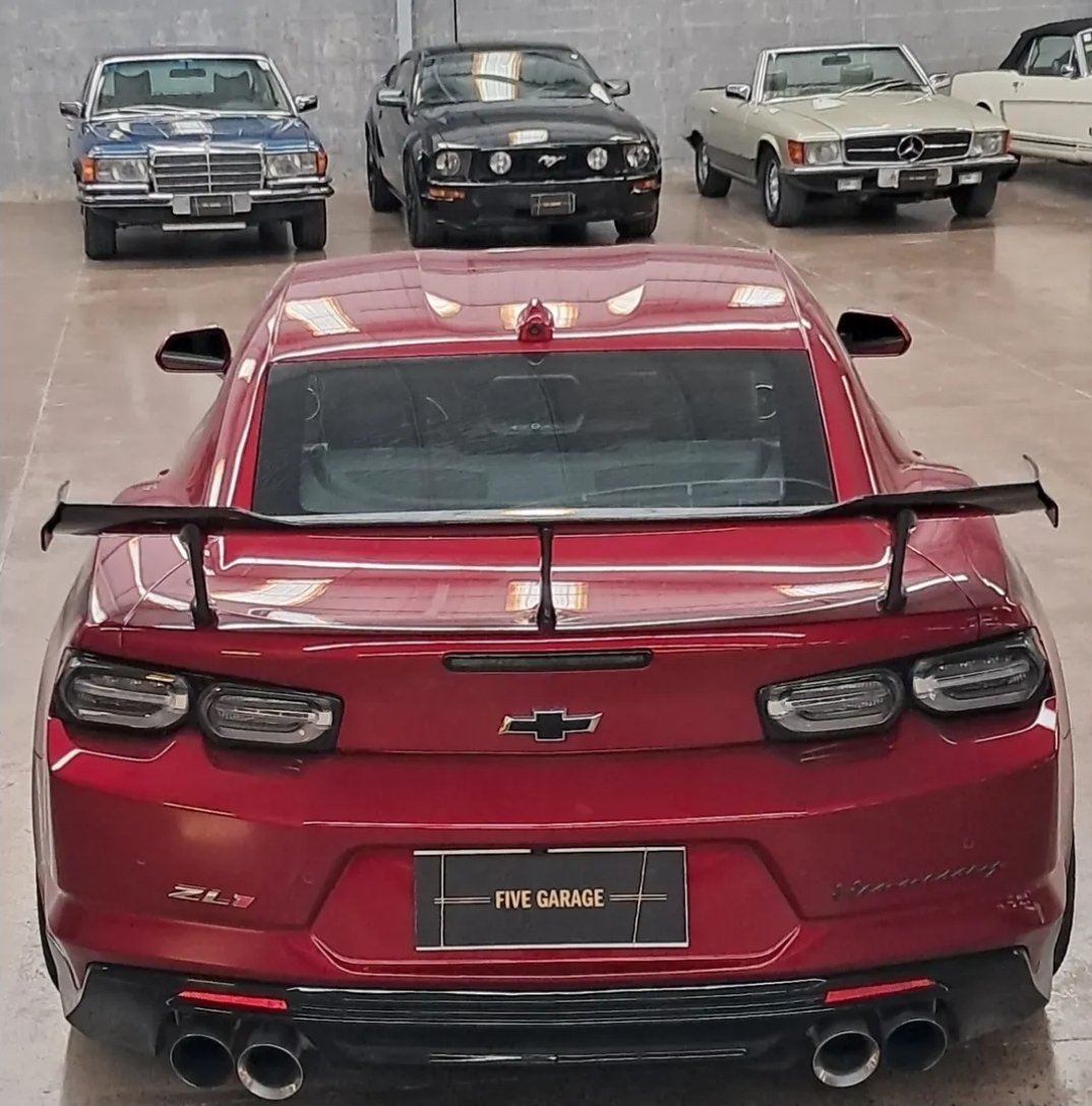 chinoferragina's tweet image. Recién ahora sale a la luz este Camaro ZL1 Versión "The Exorcist", llegó a nuestro país a principio de año.
Edición limitada a 100 unidades, con 1000 caballos, y esta es la única unidad manual de todas! 🫡