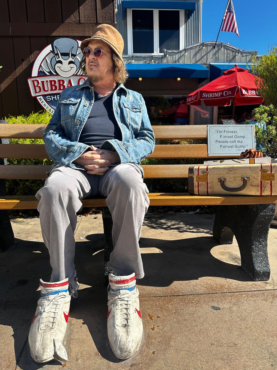 ZuccheroSugar's tweet photo. Questo cuore sparpagliato per il mondo se ne va.
Go Forrest go! 
Saluti da Monterey 🇺🇸

#OverdoseDAmoreWorldTour #ZuccheroFornaciari #Monterey https://t.co/igOhX0MEJv