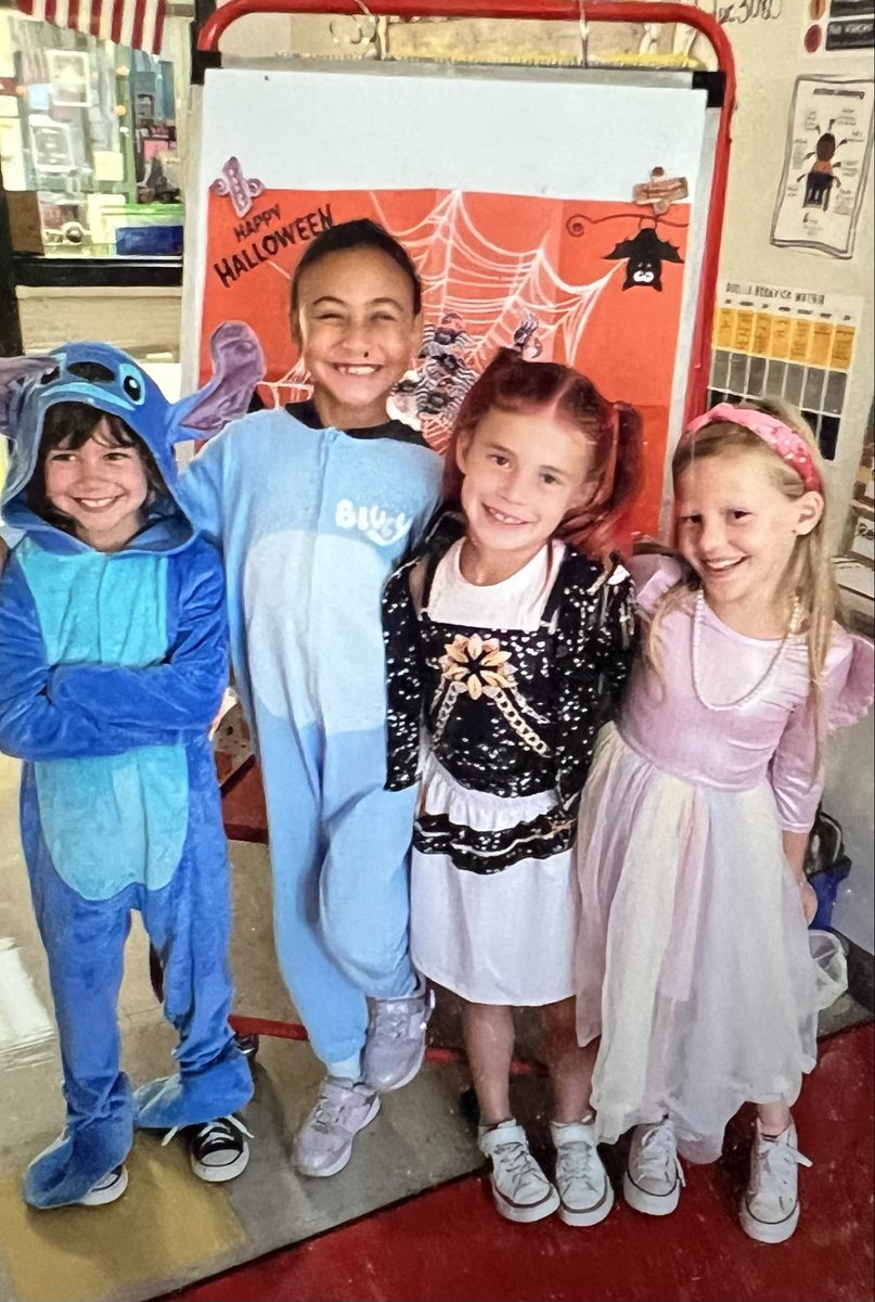 Mrs. Smith tweet media