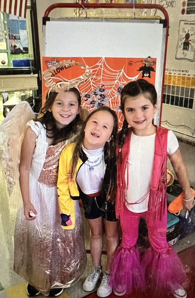 Mrs. Smith tweet media