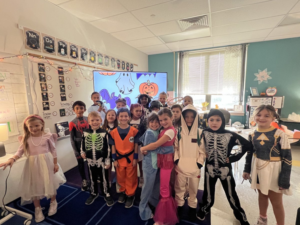 Mrs. Smith tweet media