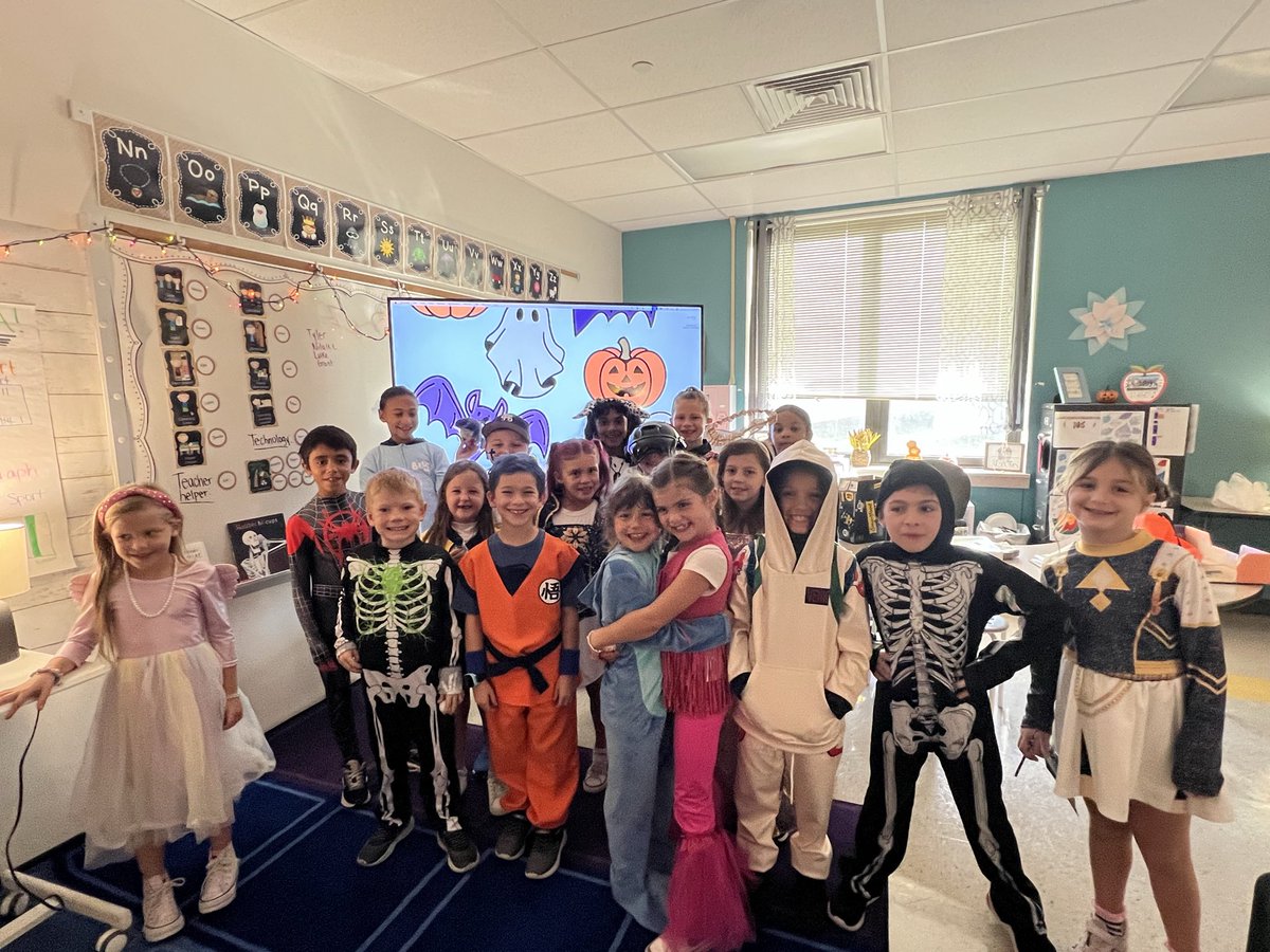 Mrs. Smith tweet media