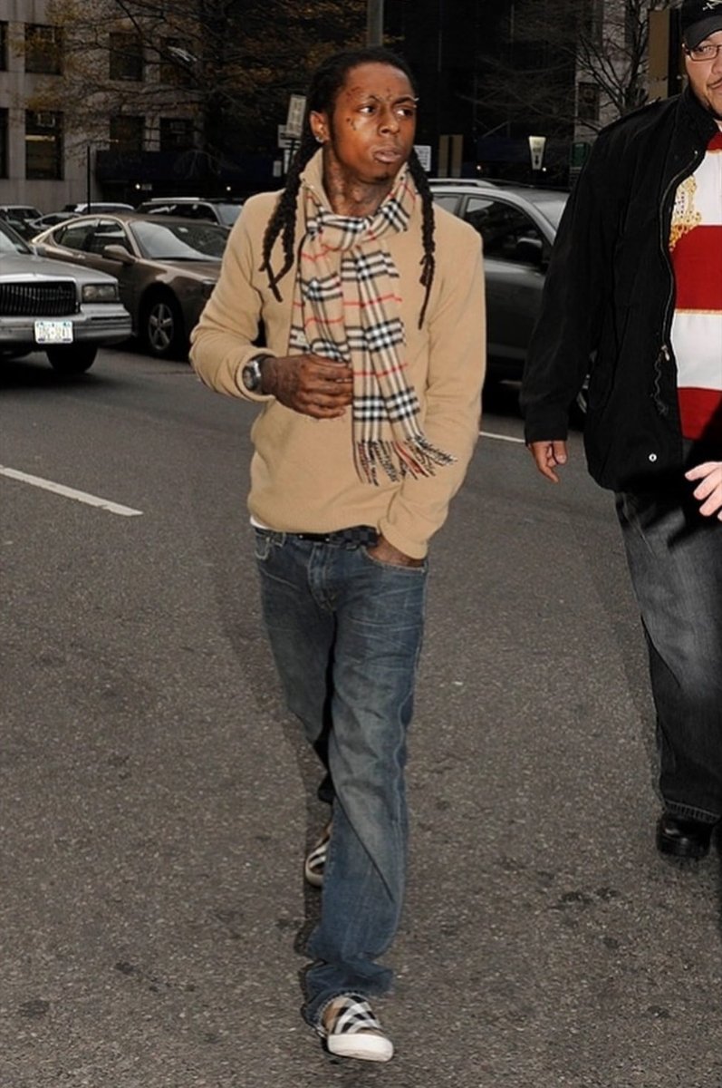 heIIamud's tweet image. Lil Wayne in Burberry on his way to the courthouse ‘2009’