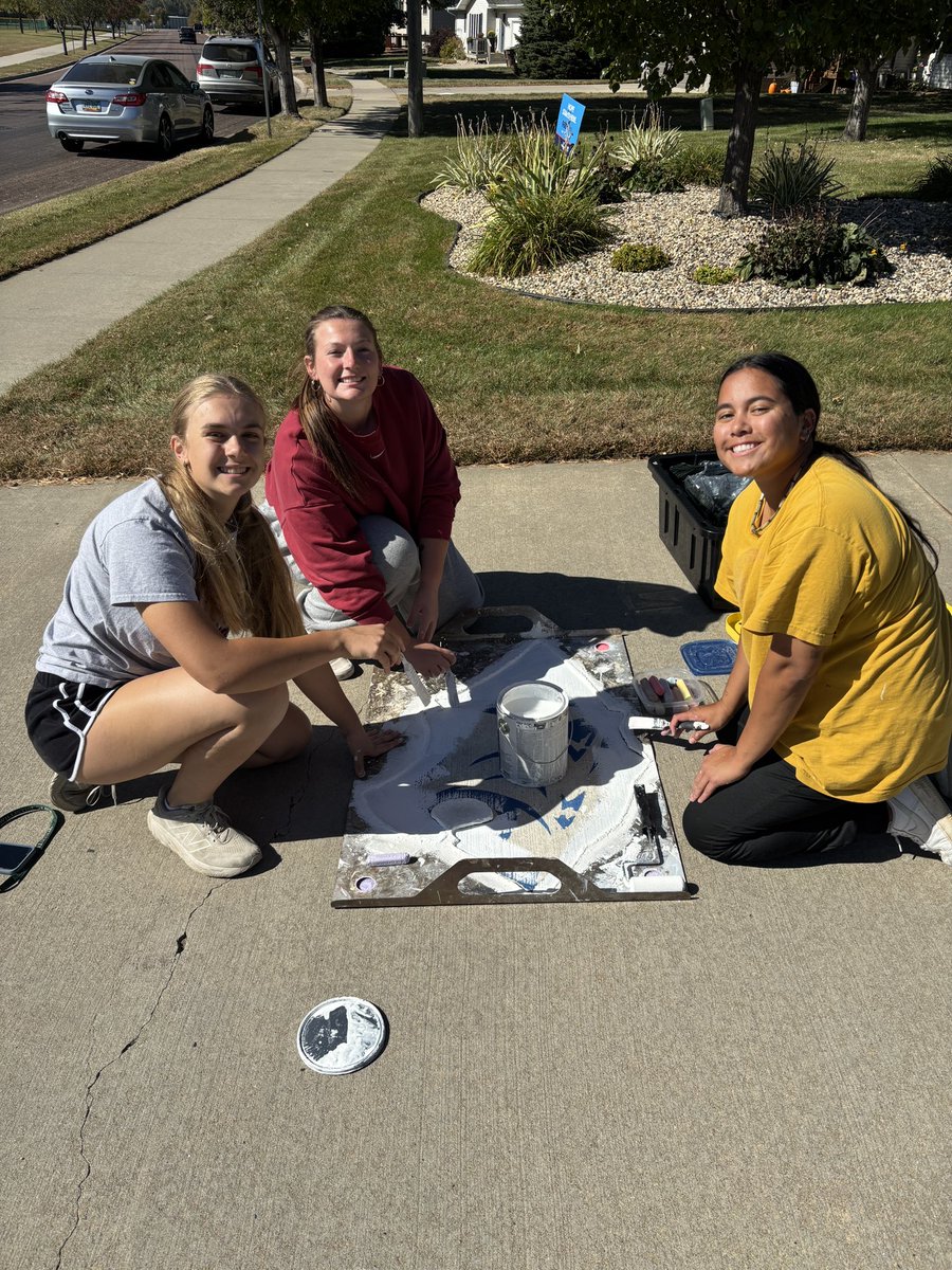 Dakota Wesleyan Softball tweet media