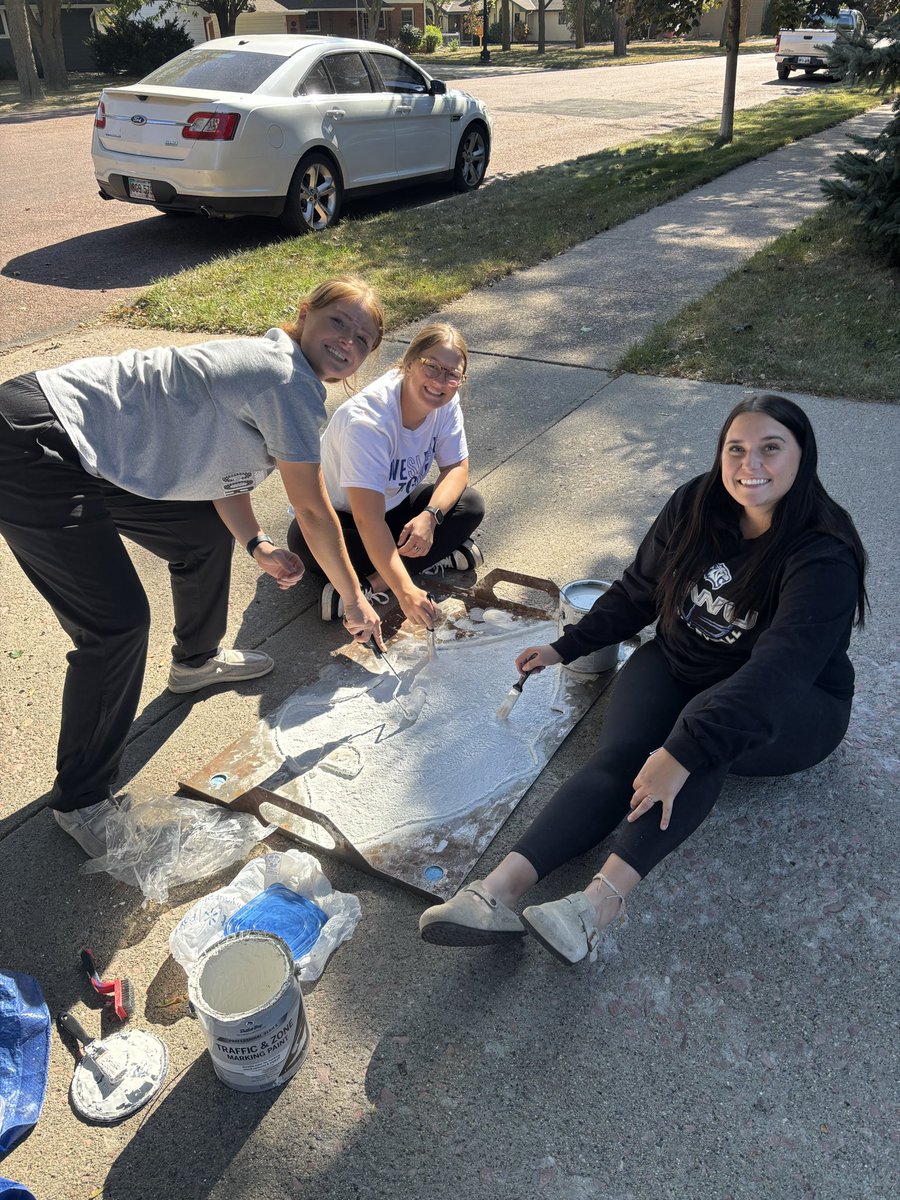 Dakota Wesleyan Softball tweet media