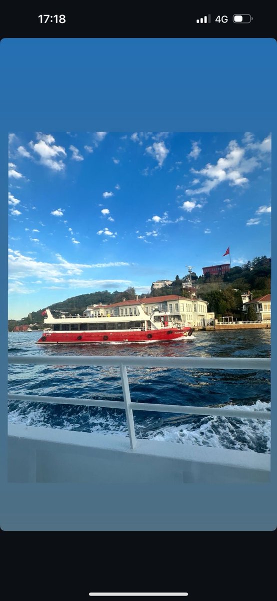 Bazen an da kalmak da 
       büyük başarı..
        #rezonans kanunu
        # cuma
         #hayat güzel
           #düşüncenin maddeye
            #enerji 
                  #gemiler geçiyor
                   #Sezen Aksu❤️