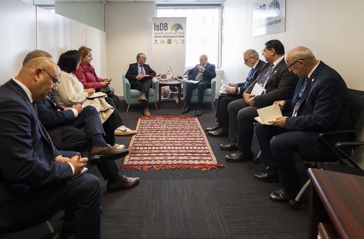 IsDB Group (@isdb_group) on Twitter photo H.E. Mr. Samir Abdelhafidh, Minister of Economy and Planning and IsDB Governor for the Republic of #Tunisia 🇹🇳, met with H.E. Dr. Muhammad Al Jasser, Chairman of the Islamic Development Bank (#IsDB) Group, in #WashingtonDC to discuss ways to further strengthen their development H.E. Mr. Samir Abdelhafidh, Minister of Economy and Planning and IsDB Governor for the Republic of #Tunisia 🇹🇳, met with H.E. Dr. Muhammad Al Jasser, Chairman of the Islamic Development Bank (#IsDB) Group, in #WashingtonDC to discuss ways to further strengthen their development