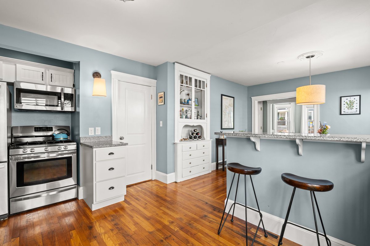 ArborviewRealty's tweet photo. 🏡 Just Listed -- 156A South #1L, Jamaica Plain🏡

2 Bed, 1 Bath plus office space
Opens this weekend!

https://t.co/QOUtYy0JwI https://t.co/mAw7CJU3qF