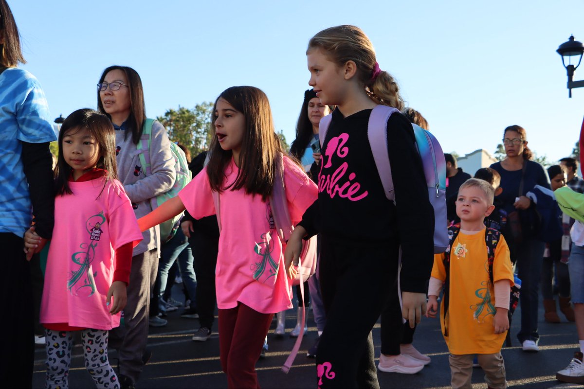 NormaJTorres's tweet photo. #TeamTorres was proud to join City of Rancho Cucamonga students, parents, and community members for Walk ‘n Roll to school day. Together, we’re building safe, walkable communities where every child can get to school with confidence. https://t.co/qyNBRcdBEq