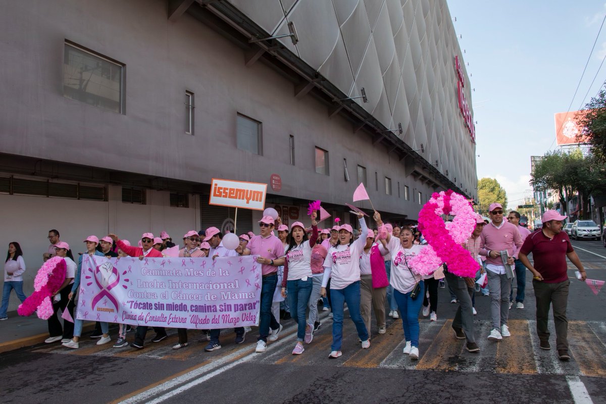 Issemym's tweet photo. 🎀 #OctubreRosa | Como parte de las acciones por la Lucha Contra el #CáncerDeMama, el #EquipoIssemym realizó una caminata con el fin de promover su prevención, detección y control de manera oportuna. #ElPoderDeServir https://t.co/TZViy9jmvj