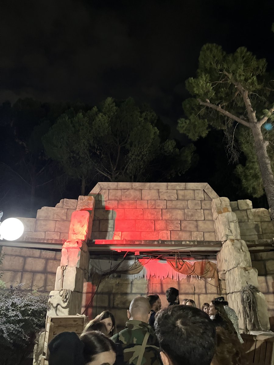 Halloween Parque de Atracciones de Madrid 🌳(<a href="/patraccionesmad/">Parque de Atracciones Madrid</a>) / Evento de presentación // De Aliens 👽, hamburguesas 🍔e ideas de hacer cortos 🎥
…aenladisneylandiadelamor.blogspot.com/2025/10/hallow…