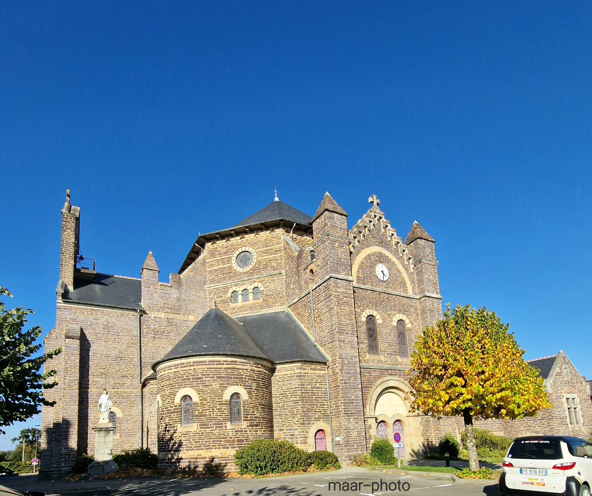 becel_maryvonne's tweet photo. Ce matin j'ai téléphoné à la mairie de MAXENT mais le maire est surbooké en vue d'une EXPO .
L'église de Maxent architecte Arthur Regnault style byzantin.
#maxent #architecture #architecte #bzh #broceliande https://t.co/WoZC9uHEEy