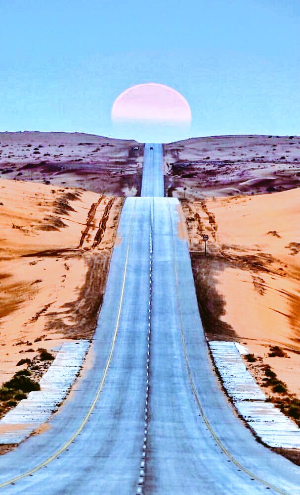 DrNashahrani's tweet photo. "ربما تظنها نهاية الطريق بينما هناك بداية فجر جديد." https://t.co/KCL8EeGWl6