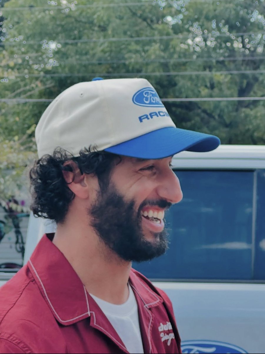 ricciardosbabe's tweet photo. the curls, the nose, the smile 🫠 https://t.co/JrIGo1jLZX