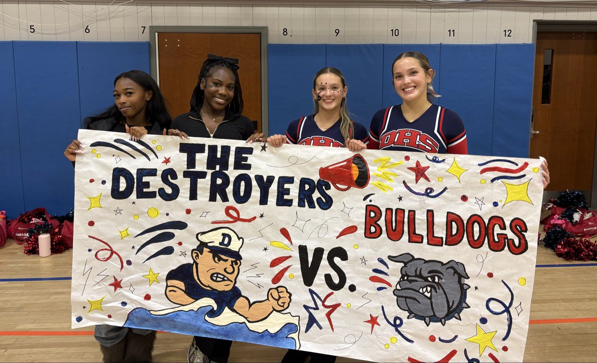 DunellenHS's tweet image. Thank you to the Class officers for organizing their grades for the Banner Competition at the Pep Rally. They all looked great!! ⚓️⚓️