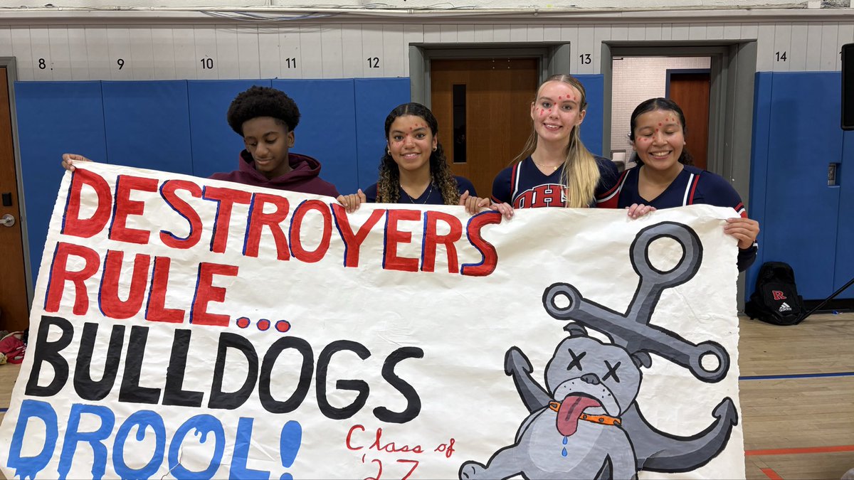 DunellenHS's tweet image. Thank you to the Class officers for organizing their grades for the Banner Competition at the Pep Rally. They all looked great!! ⚓️⚓️