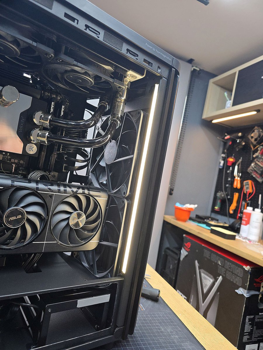 neSSaSSPCmods's tweet image. neSSa - ProArt MINI PC, Fill the loop and give some lights!
Asus ProArt PA402
Asus ProArt Z890-Creator 
Asus PRIME RTX 5070
Asus TUF 850w 3.1
Intel Ultra Core7 265k
Patriot Viper Elite 5 Ultra 96G
Patriot Viper VP 4300 2Tb
EK LM Tek water cooling 
@ASUS @EKbyLMTEK @IntelGaming