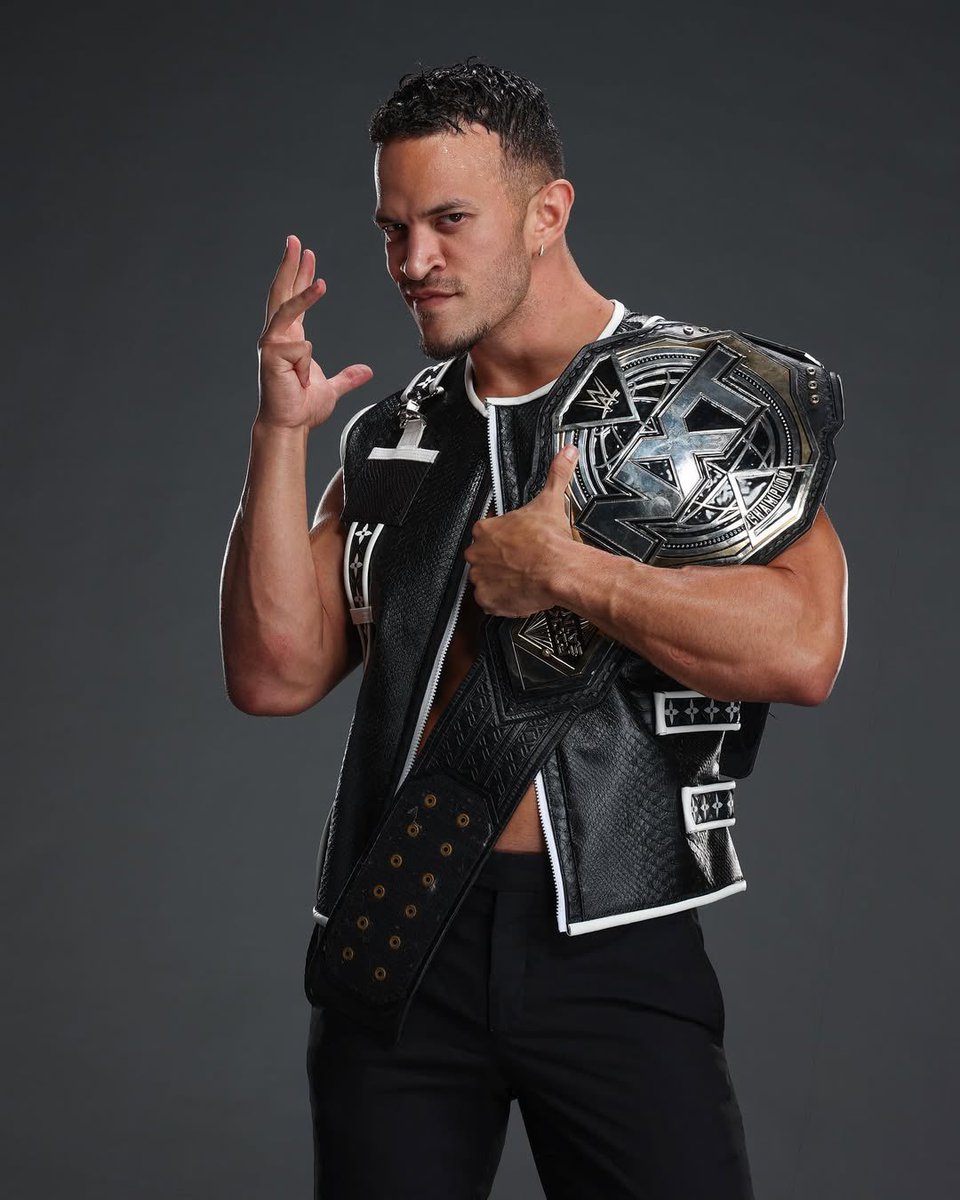 RobTheSpotlight's tweet image. Gold looks better when a 𝑺𝒂𝒊𝒏𝒕 wears it.