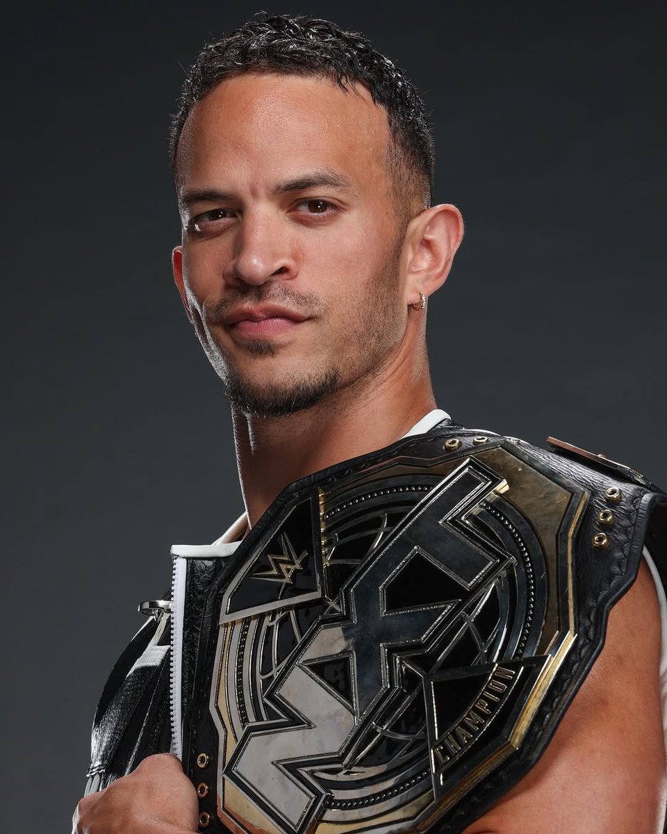 RobTheSpotlight's tweet image. Gold looks better when a 𝑺𝒂𝒊𝒏𝒕 wears it.