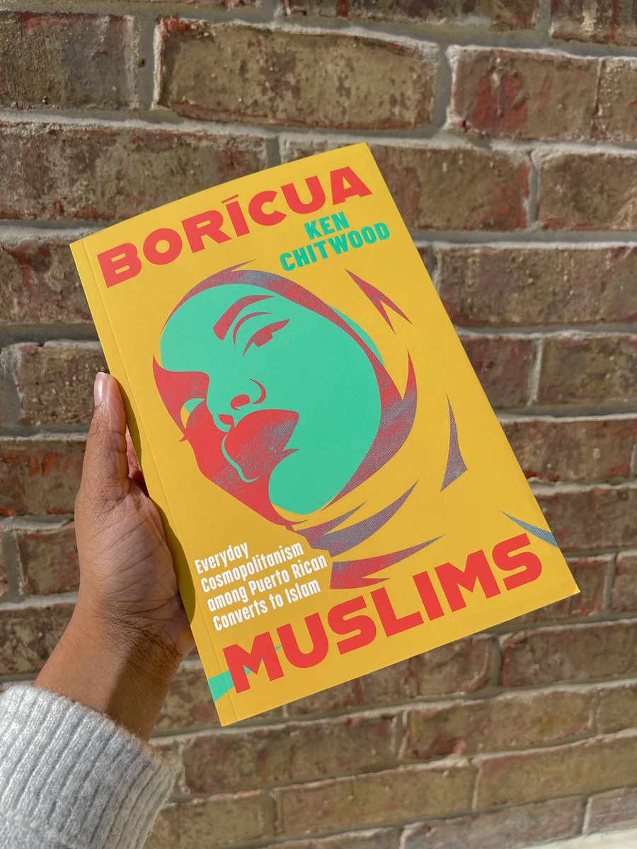 UTexasPress's tweet photo. Dive into the #PuertoRican Muslim experience with BORÍCUA MUSLIMS by Ken Chitwood. Chitwood has crafted a rich ethnographic study of the cultural and religious experiences of #LatinxMuslims across the U.S. and the Caribbean that ultimately explores intersectional belonging. ❤️ https://t.co/ur1OWL5SYO