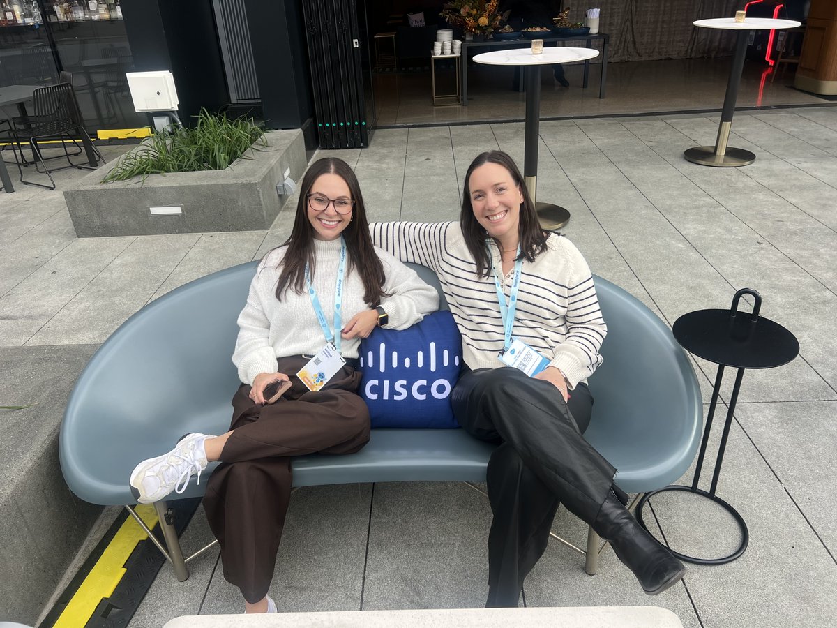 Webex's tweet image. What an incredible week at Dreamforce! Our team had a blast connecting with customers, partners, and CX innovators. Some of our favorite highlights included:
➡️ Vinod’s session on reimagining CX with AI
➡️ Kevin and Jay’s deep dive into Webex + Salesforce integration
➡️ The…