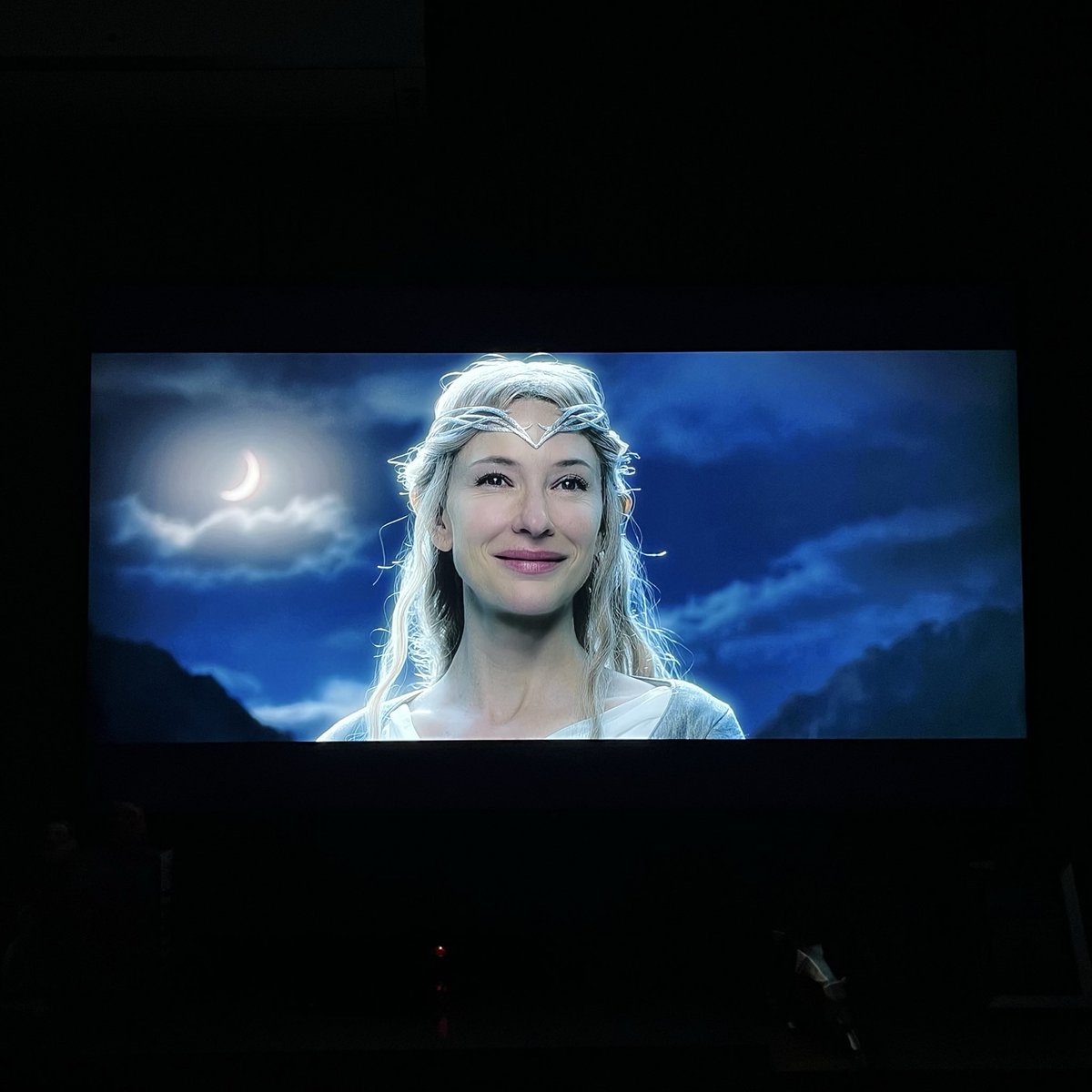 hupperchett's tweet photo. rewatching tlotr and the hobbit because of her 🤍 https://t.co/CawUh2tXrU